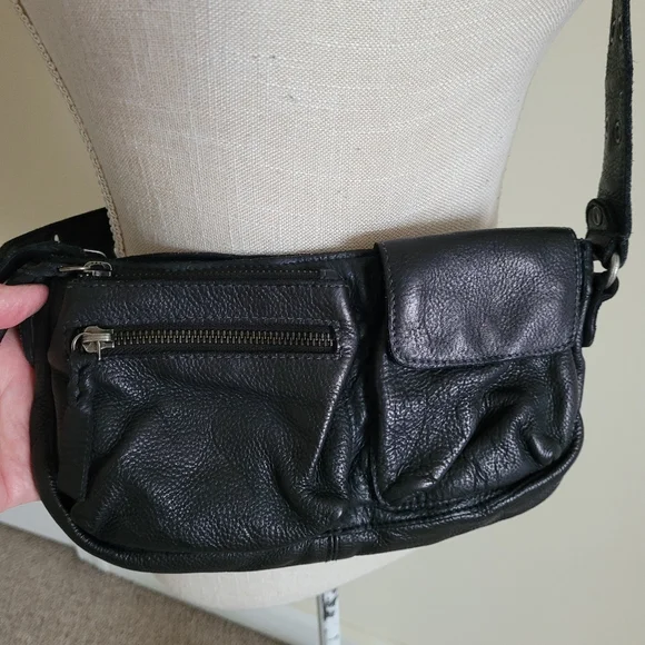Free People Black Leather Crossbody Bag. Pouch. Fanny Bag.Size 11"×5". - Picture 6 of 11